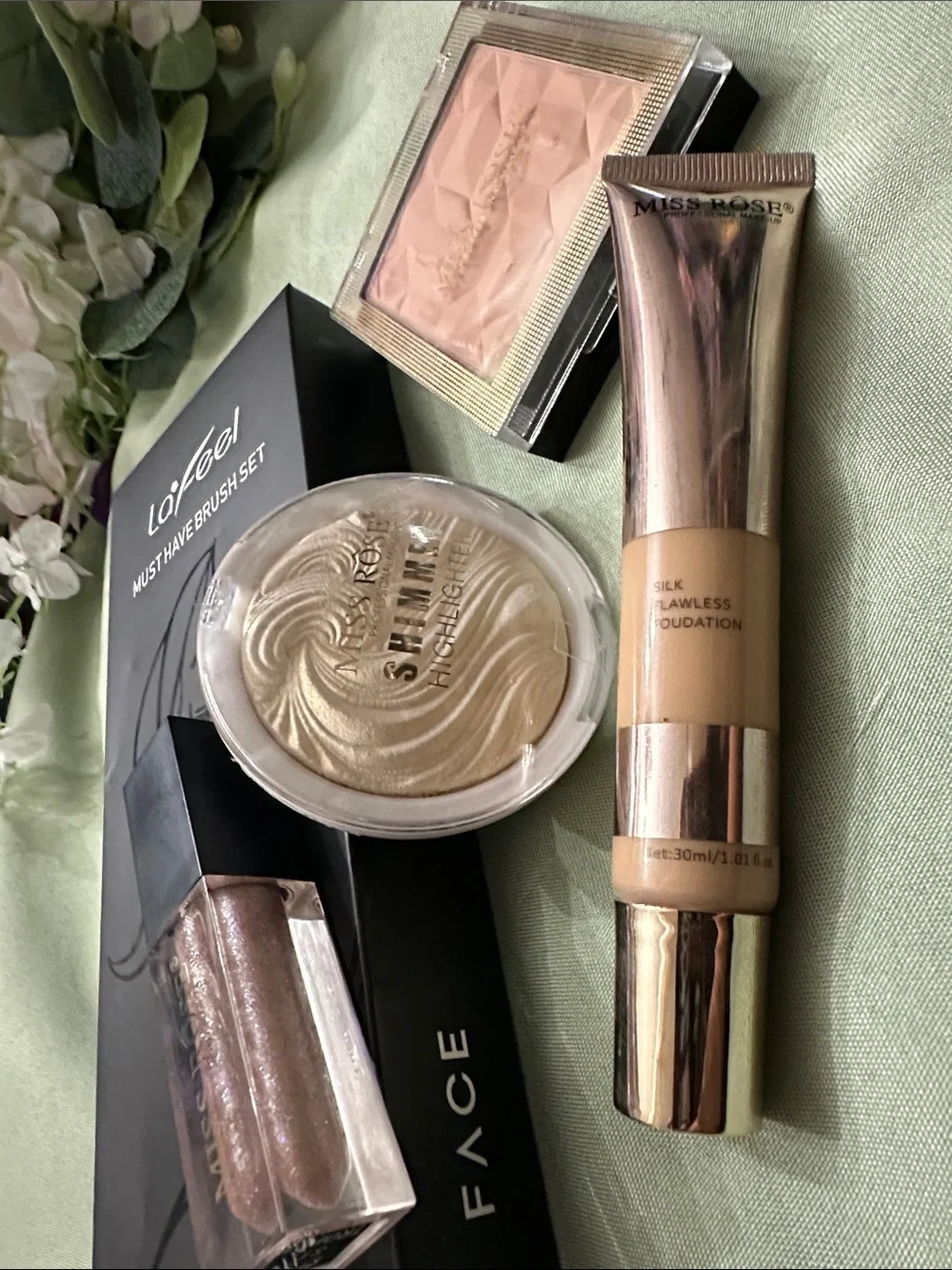 Super Sunday Miss Rose makeup and brush set.